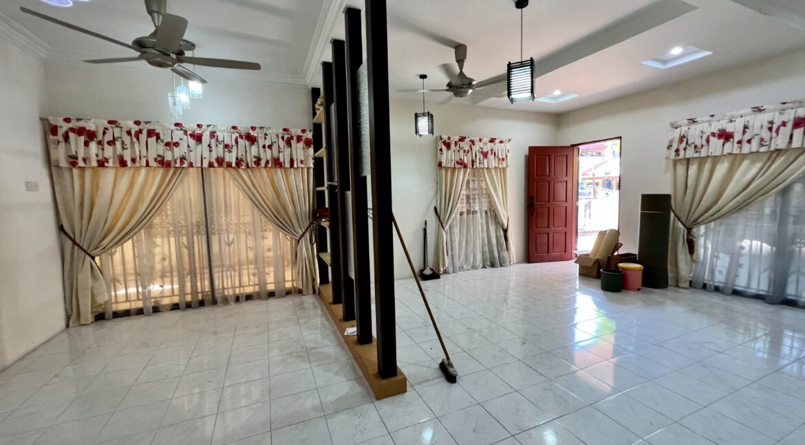 Semi Detached Venice Desa Manjung Raya 7
