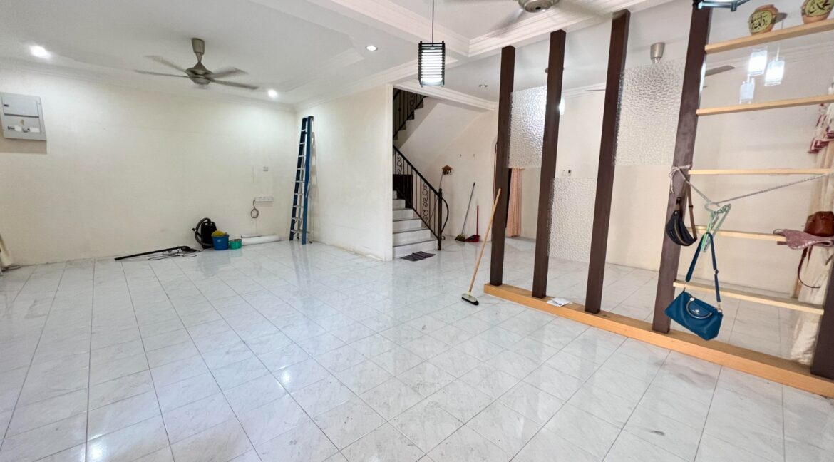 Semi Detached Venice Desa Manjung Raya 9
