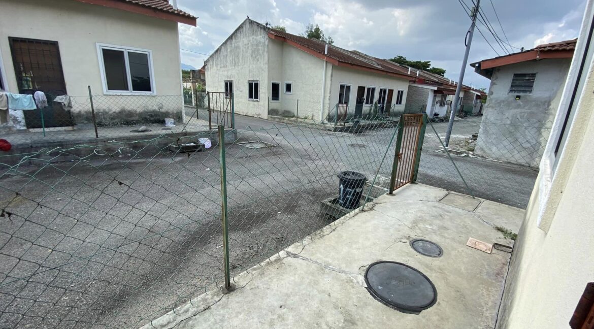 TERES SETINGKAT TAMAN PUSPA INDAH, PUSING BATU GAJAH 14