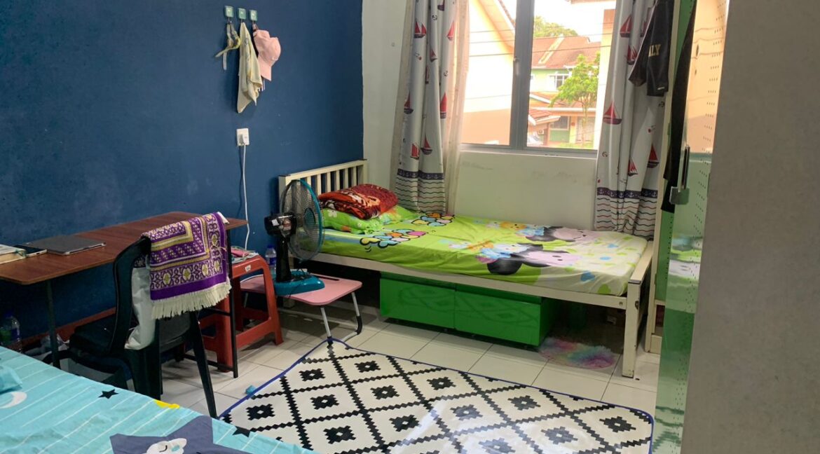 Teres Dua Tingkat Endlot Taman Bahtera Hulu Bernam (13)