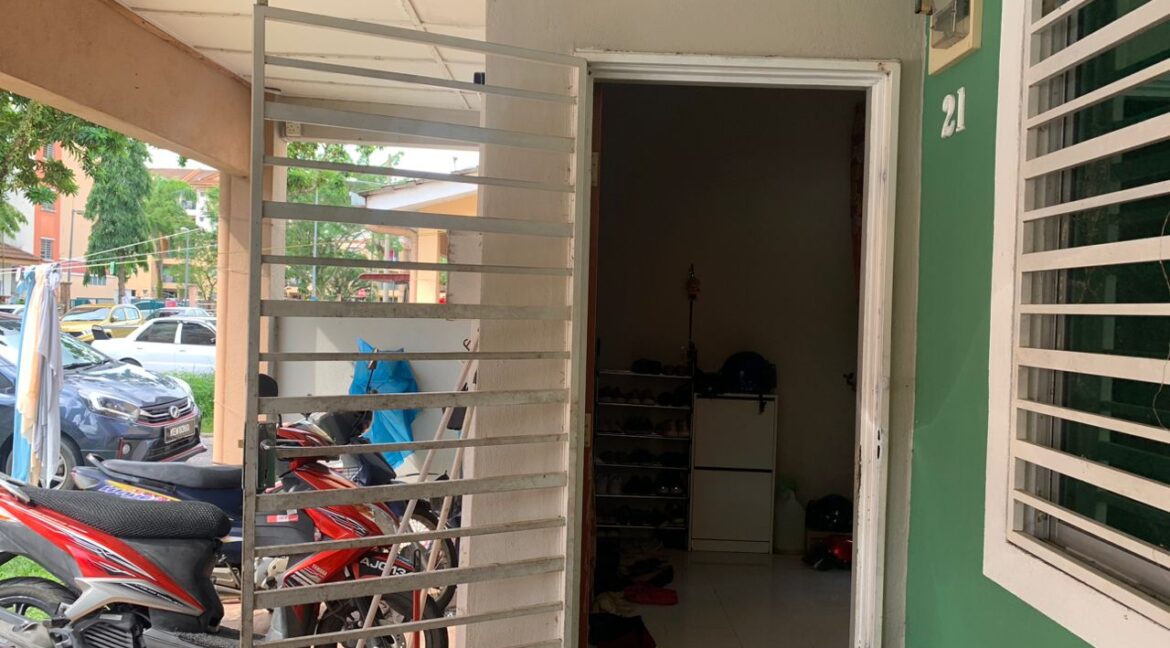 Teres Dua Tingkat Endlot Taman Bahtera Hulu Bernam (20)