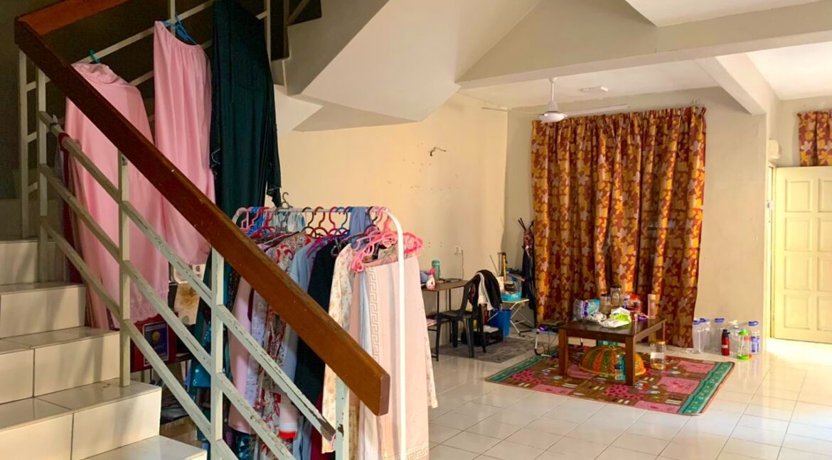 Teres Dua Tingkat Endlot Taman Bahtera Hulu Bernam (4)