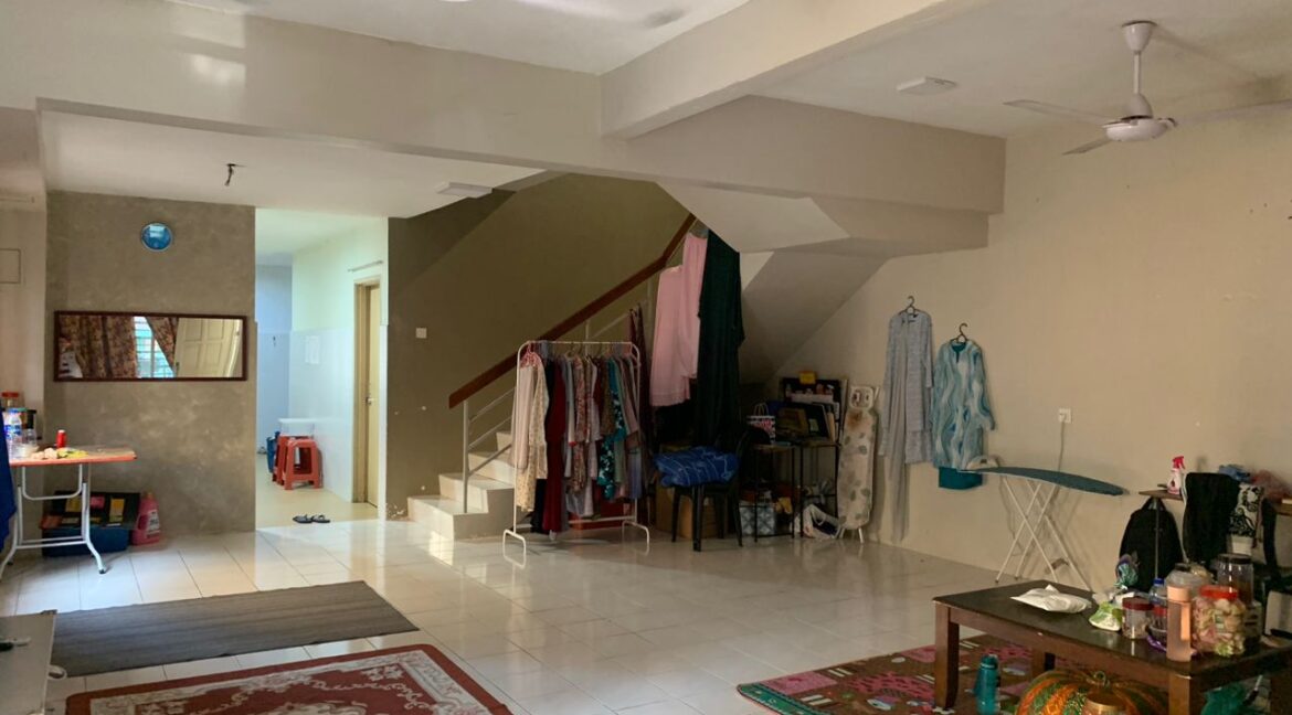 Teres Dua Tingkat Endlot Taman Bahtera Hulu Bernam (6)