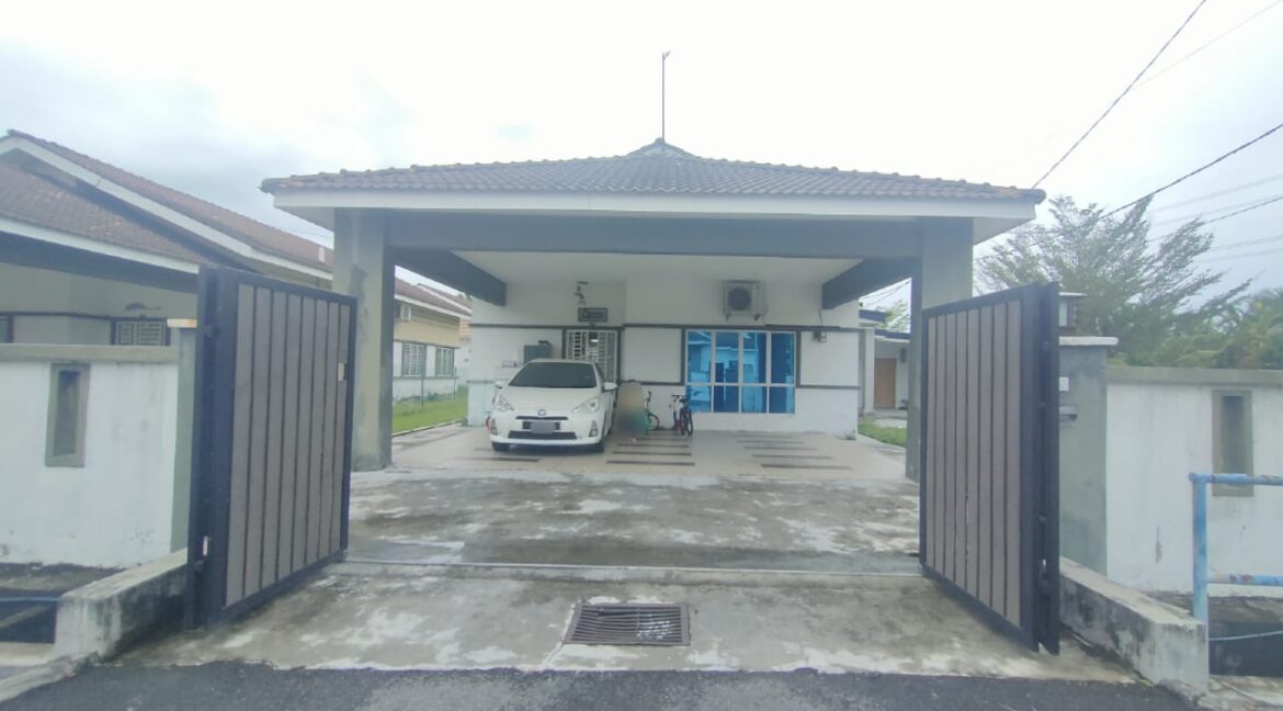 Freehold Corner Lot Banglo Taman Lekir Bestari, Lekir, Perak 1