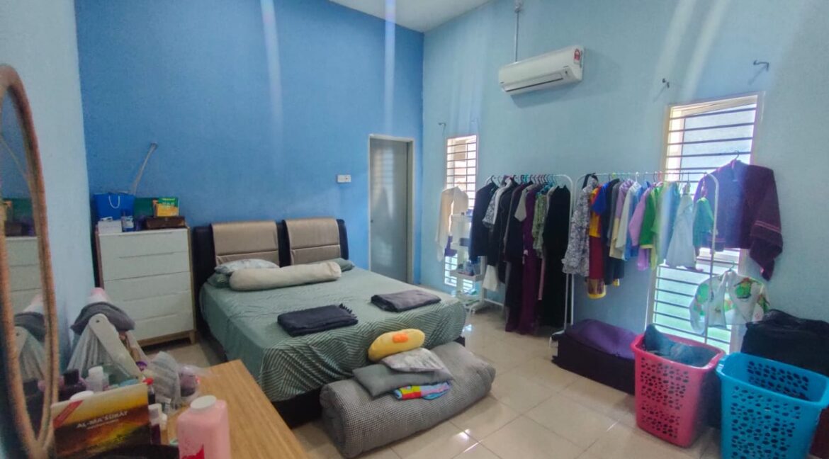 Freehold Corner Lot Banglo Taman Lekir Bestari, Lekir, Perak 10
