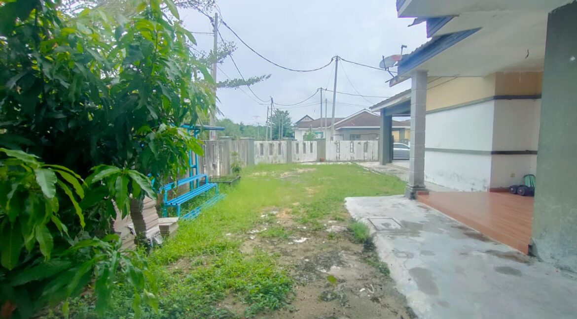 Freehold Corner Lot Banglo Taman Lekir Bestari, Lekir, Perak 16
