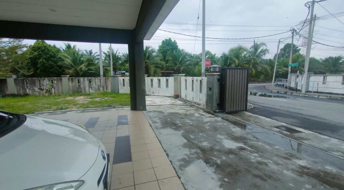 Freehold Corner Lot Banglo Taman Lekir Bestari, Lekir, Perak 4