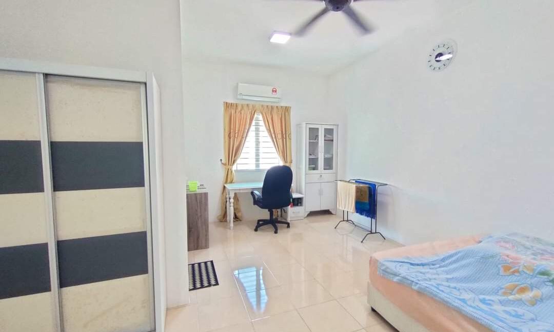 Semi D Dua Tingkat Di Lakeville Seri Iskandar Untuk Dijual (14)