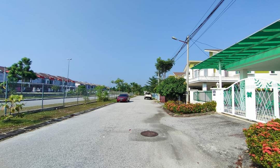 Semi D Dua Tingkat Di Lakeville Seri Iskandar Untuk Dijual (18)