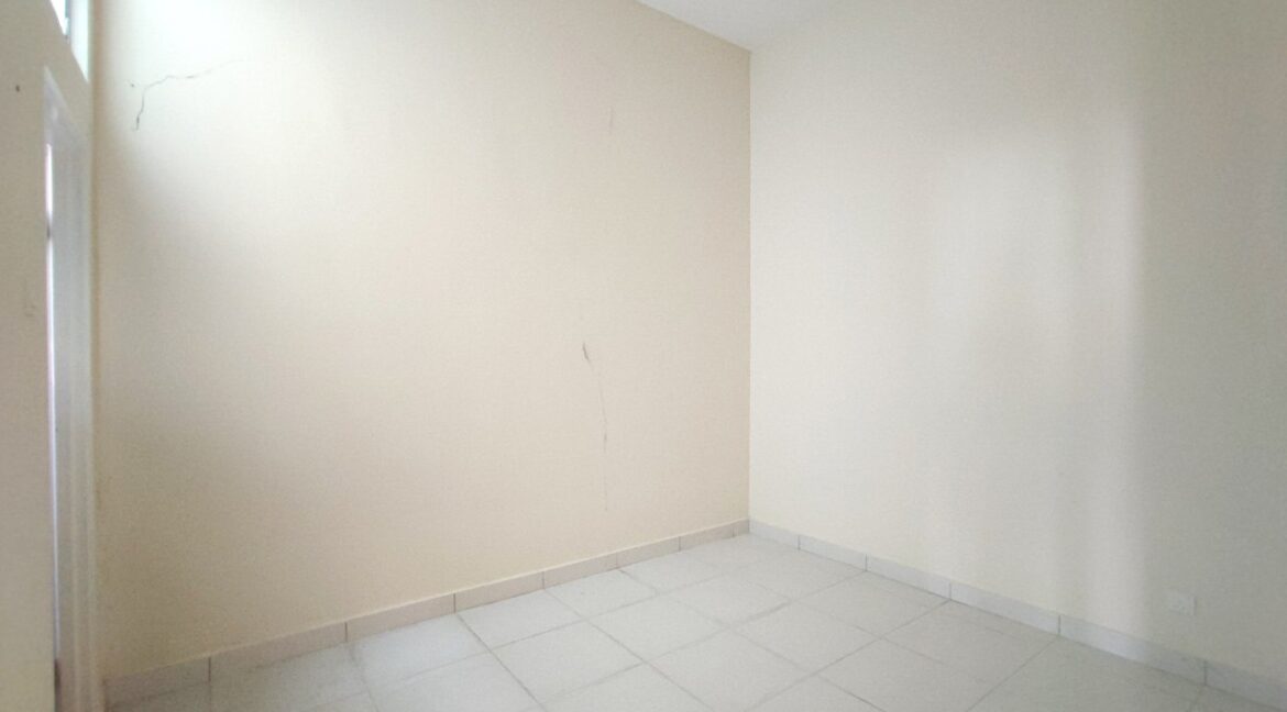 photo_6163297732576524020_y