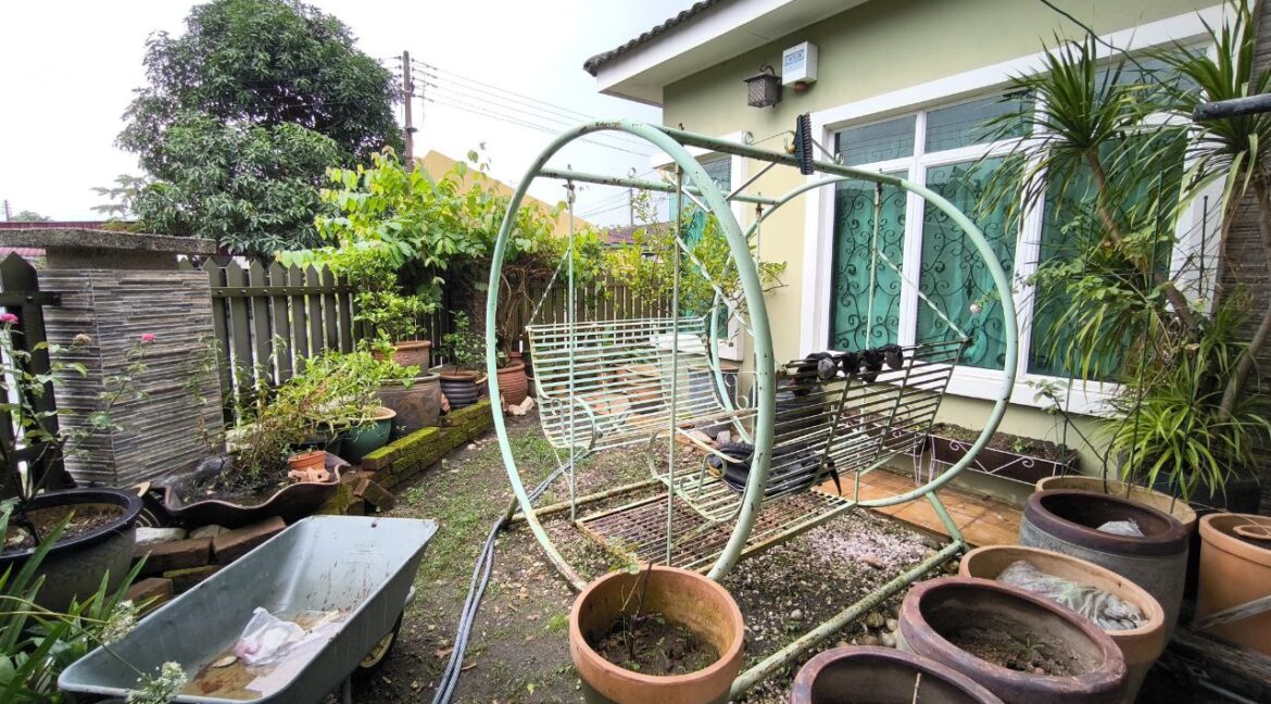 b1753144-9b85-4367-a487-b28395d7de5e