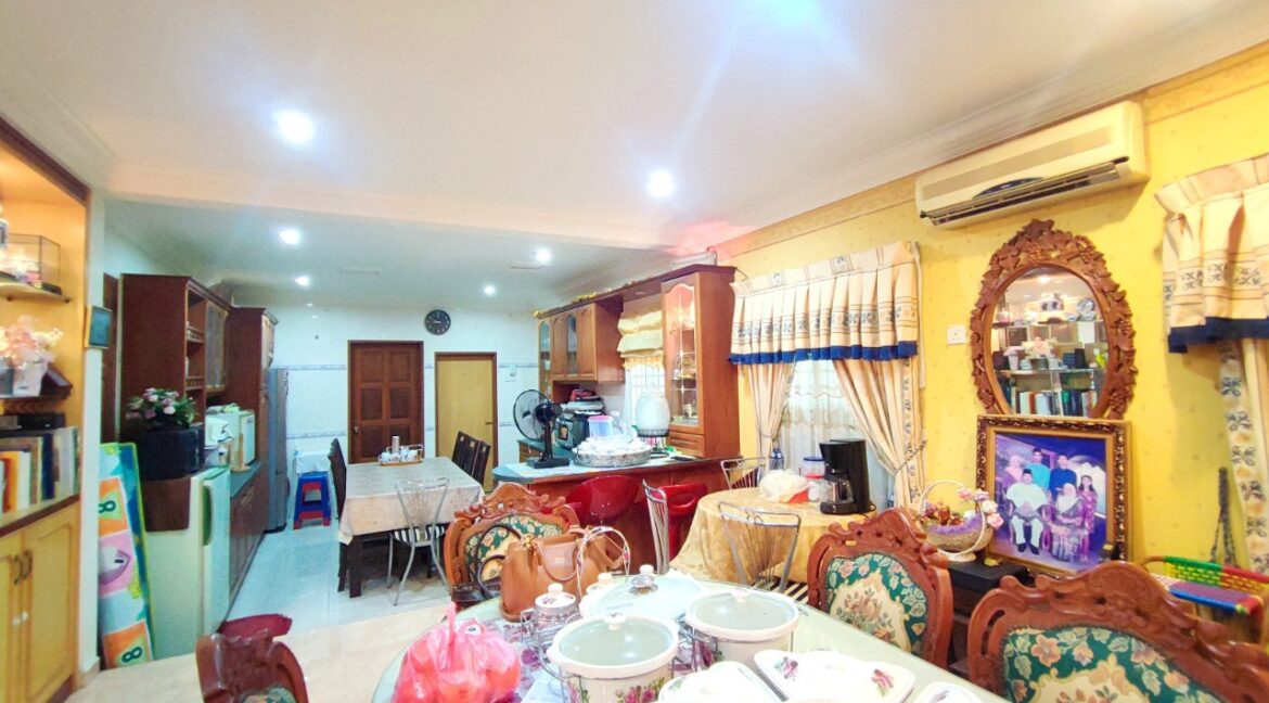 fc702001-3e6c-48ca-b645-fff506418d3f