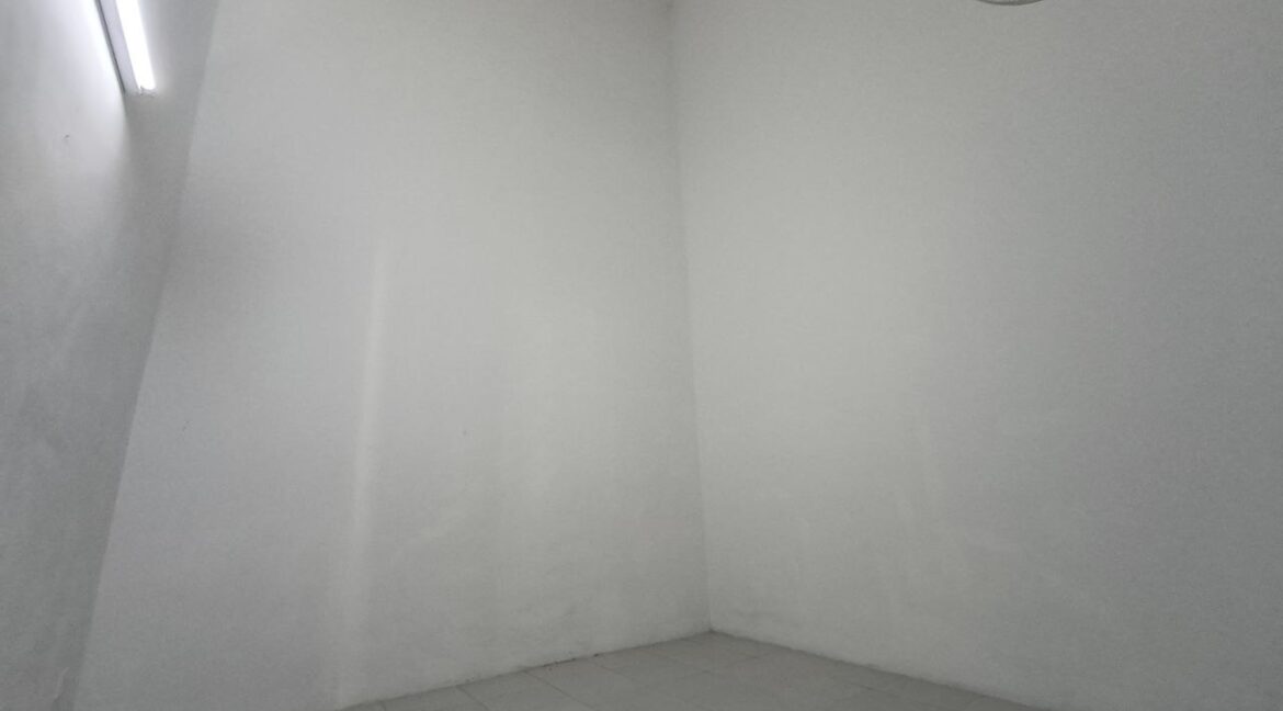 b7479cb9-1eeb-4298-91f4-e60ec2e3958c