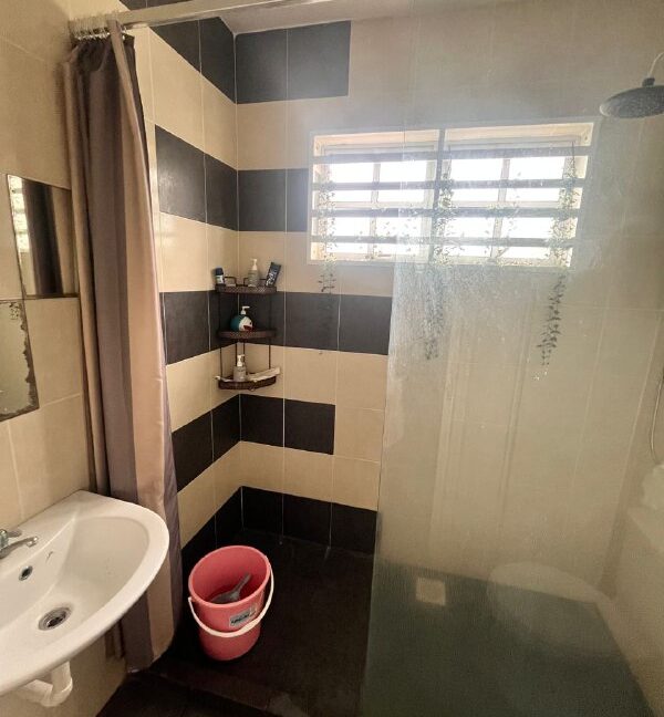 df826927-ea2e-45aa-9511-a5aa398a7954