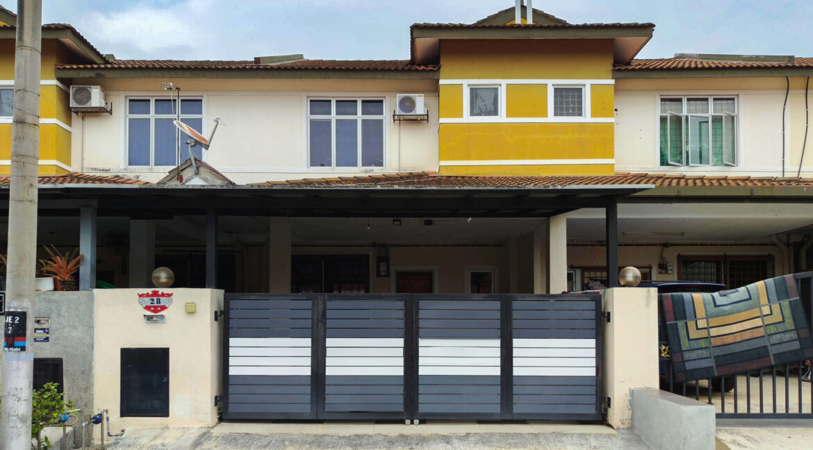 teres-2-tingkat-untuk-dijual-di-taman-emas-dengkil-01-1-scaled