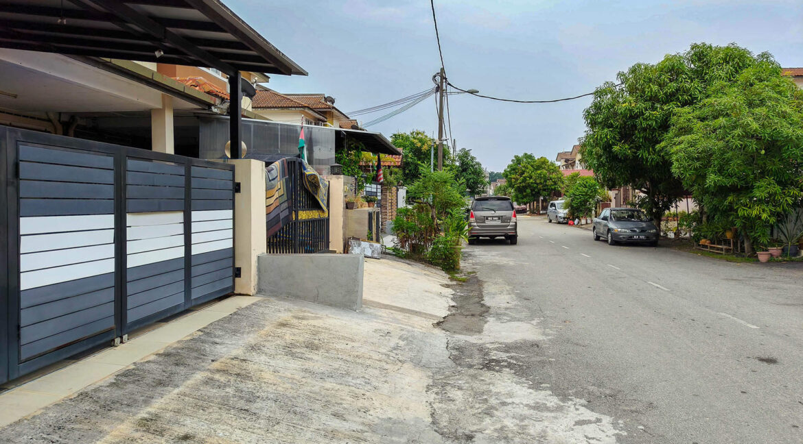 teres-2-tingkat-untuk-dijual-di-taman-emas-dengkil-02-1