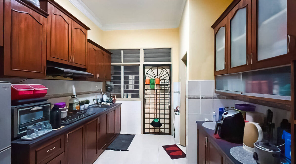 teres-2-tingkat-untuk-dijual-di-taman-emas-dengkil-07
