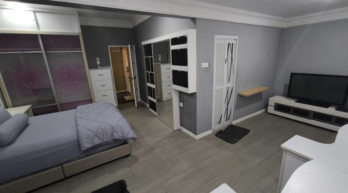 1e2954c6-f3eb-4a65-a59e-b677ea6cd6fd