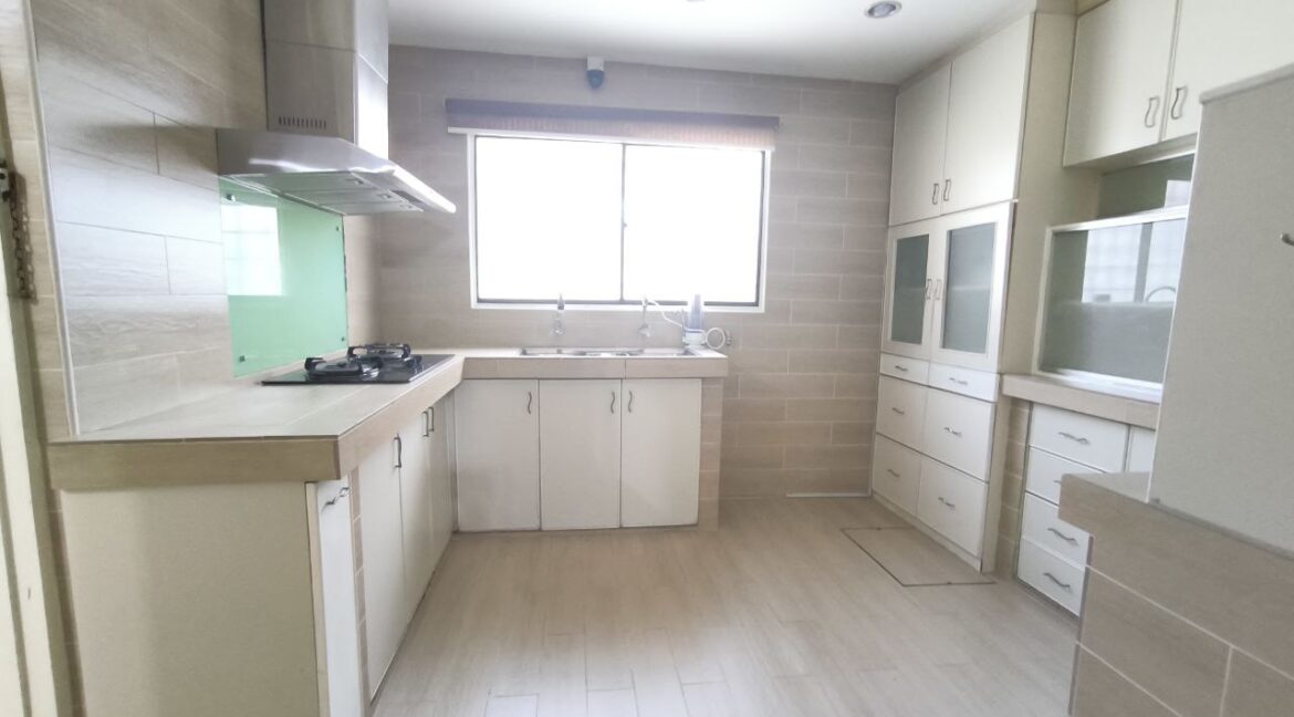 b9ecb6f1-50fe-45ff-88f3-57b19ec98593