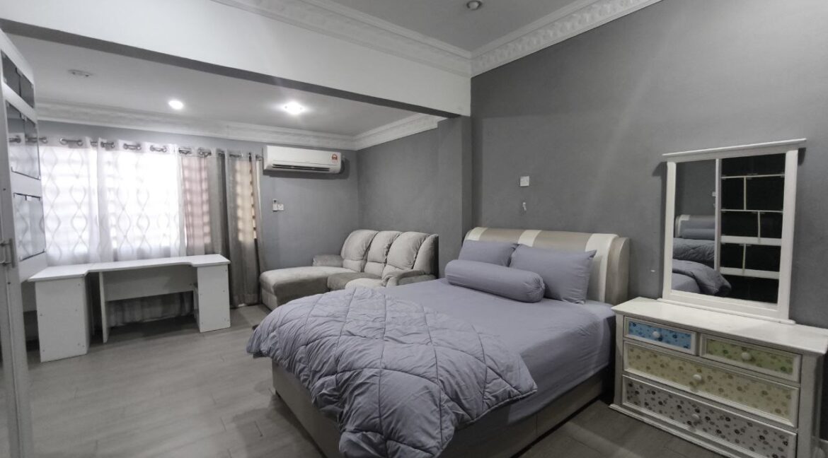 ef9d5d7d-e7b3-475b-8b7a-e0d8450ca0ed