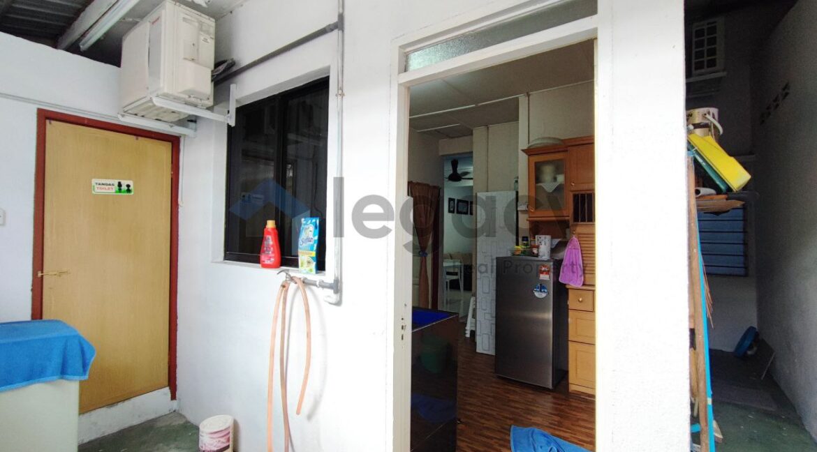 18b7eaa4-9501-4095-ab19-624ad0600fad