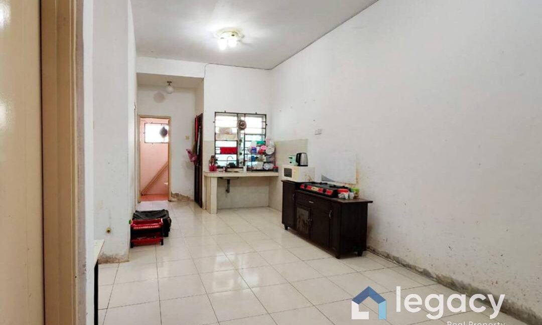 18d6ec25-7ce1-4e8b-a566-d3e6a101ad2c