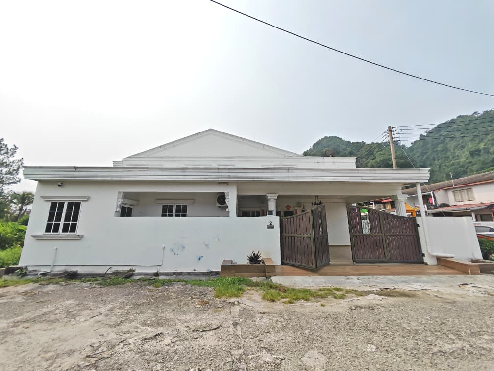 Corner Lot 2 Tingkat Fully Extend Di Lintasan Bercham Timur, Ipoh!